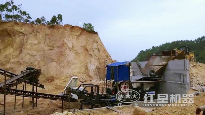 顎式移動破碎站運行狀態(tài)展示