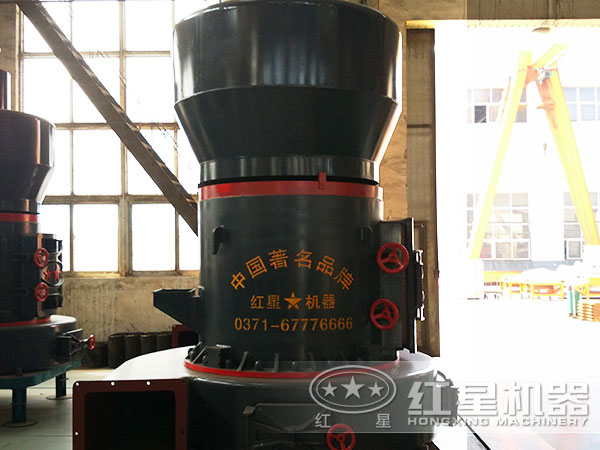 雷蒙磨粉機生產車間