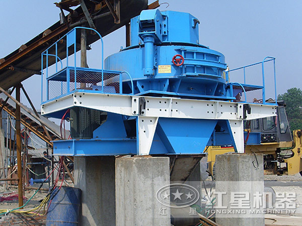 沖擊式破碎機(jī)現(xiàn)場