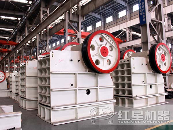 海泡石顎式破碎機(jī)設(shè)備實(shí)拍