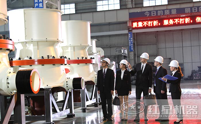 用戶參觀紅星圓錐式打砂機廠區(qū)