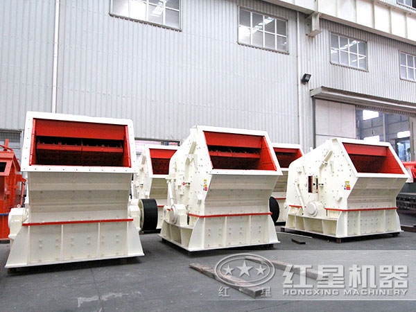 煤矸石反擊式破碎機設備廠區(qū)