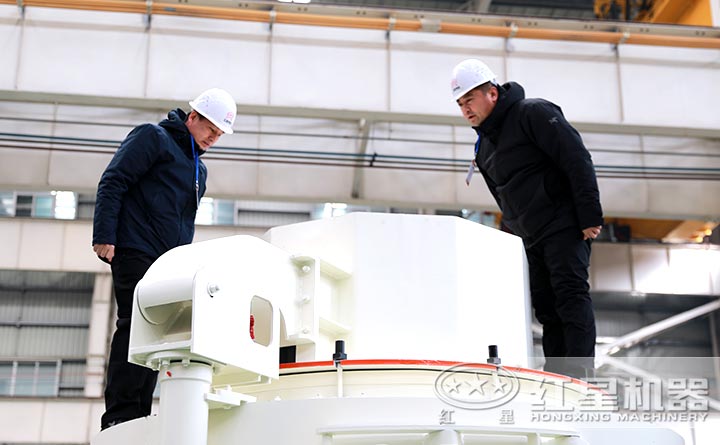 用戶參觀紅星河卵石制砂機廠區