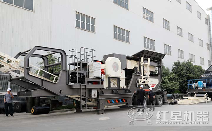 客戶到廠參觀可移動(dòng)一體式碎沙機(jī)