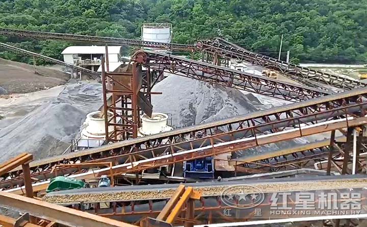 河卵石制砂機(jī)現(xiàn)場
