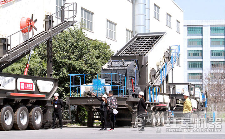 移動反擊式破碎機廠家