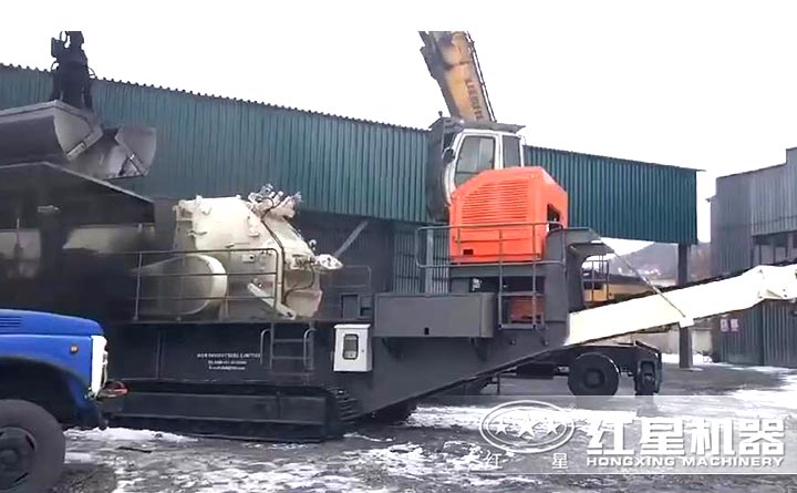 移動式煤炭破碎機破碎煤碳現(xiàn)場