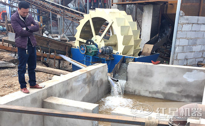 現(xiàn)場(chǎng)設(shè)置蓄水池，水源循環(huán)，更環(huán)保