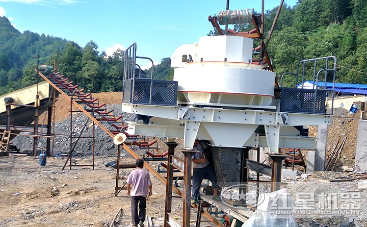 紅星制砂機現場安裝中
