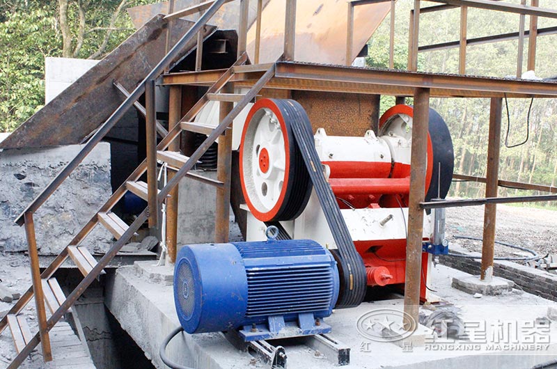 采石場(chǎng)破碎機(jī)設(shè)備