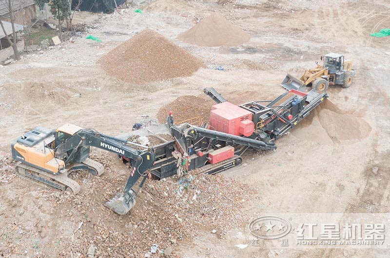 移動式破碎機一體化設計，可單機實現破碎篩分工作